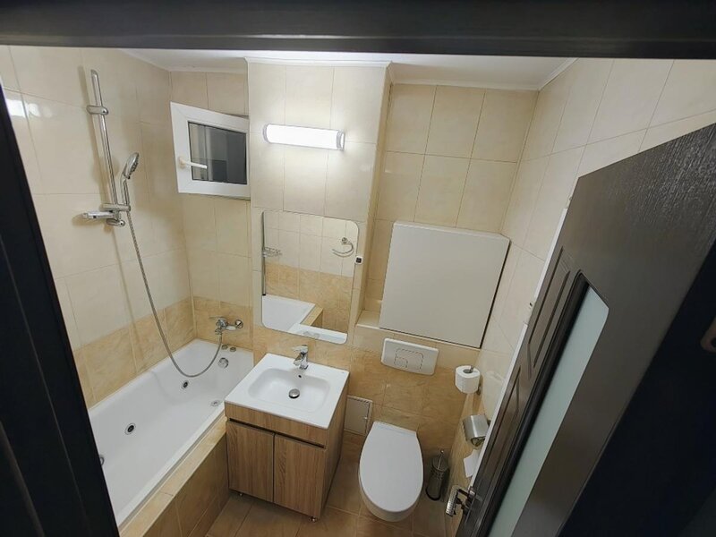 Obor, Colentina, 4 min. metrou, et 2